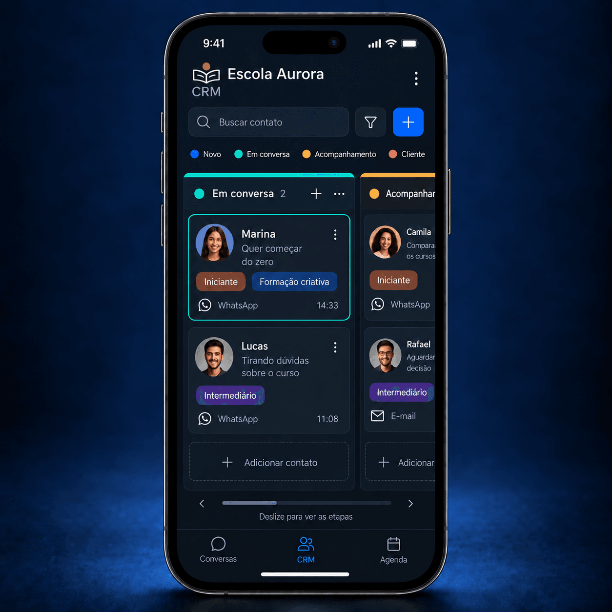 CRM da Escola Aurora no celular, com o card da Marina na etapa Em conversa e as etiquetas Iniciante e Formação criativa